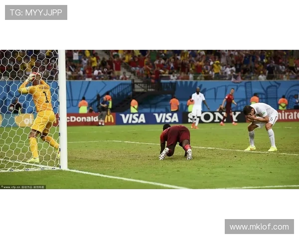 文班亚马跨界封神！C 罗式电梯球破门，篮球足球双天赋引爆体坛